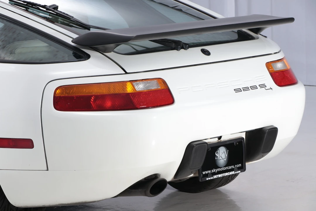 1987 Porsche 928 S4 - Image 16 of 31