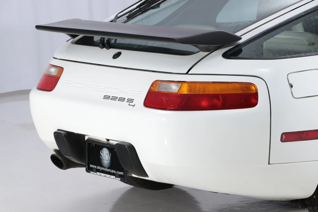 1987 Porsche 928 S4 - Image 18 of 31