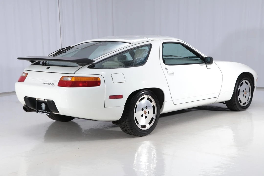 1987 Porsche 928 S4 - Image 6 of 31