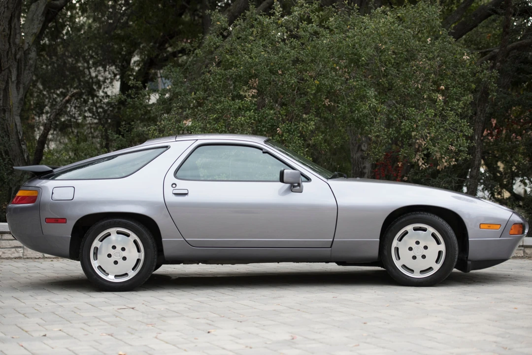 1987 Porsche 928 S4 - Image 7 of 31