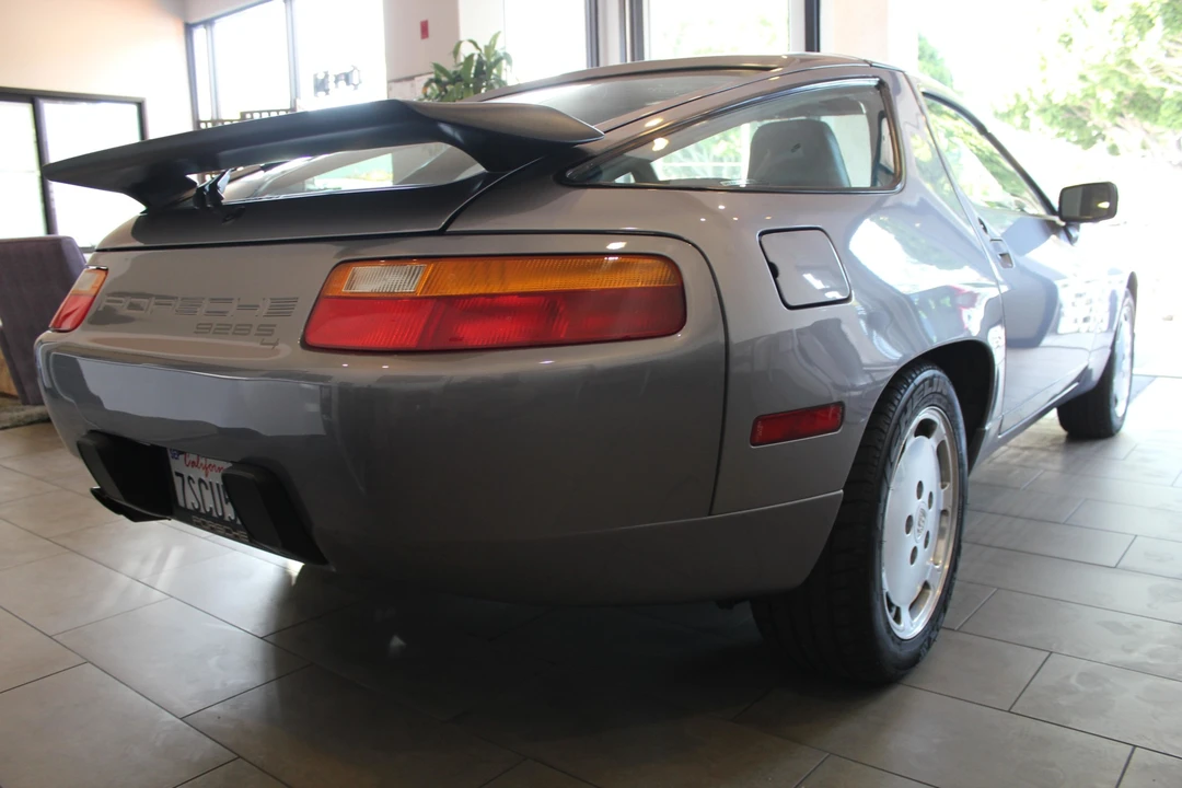 1987 Porsche 928 S4 - Image 10 of 31