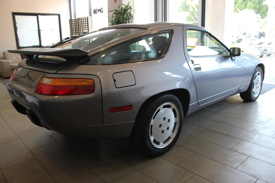 1987 Porsche 928 S4 - Image 8 of 31