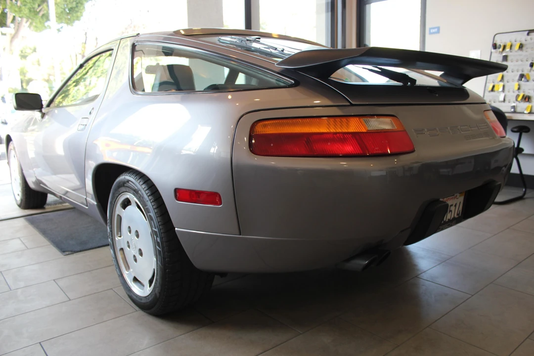 1987 Porsche 928 S4 - Image 15 of 31