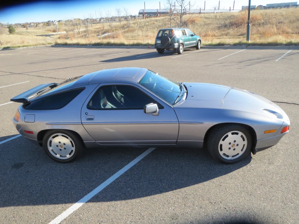 1987 Porsche 928 S4 - Image 11 of 31
