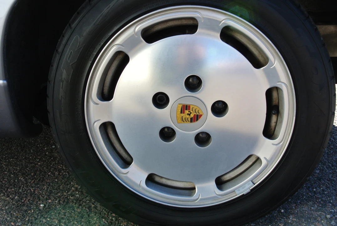 1987 Porsche 928 S4 - Image 30 of 31