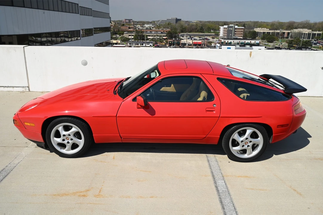 1987 Porsche 928 S4 - Image 7 of 31