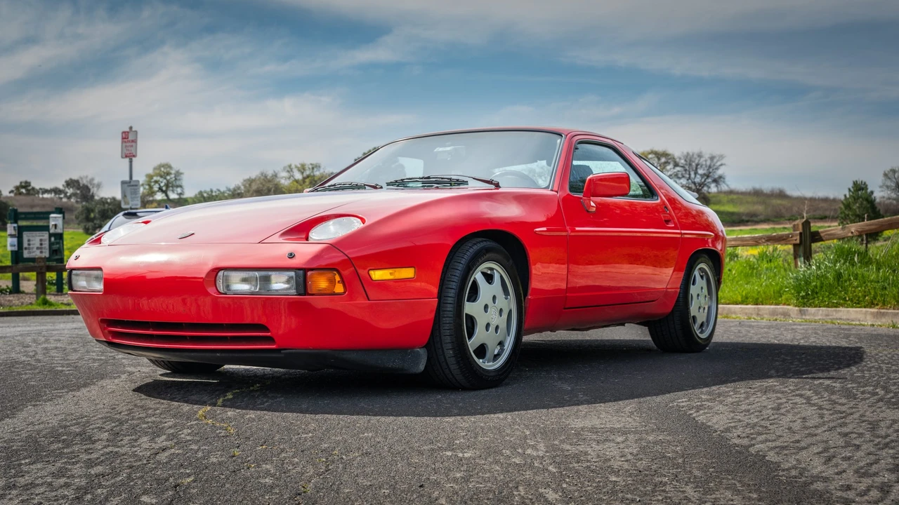 1987 Porsche 928 S4 - Image 2 of 31