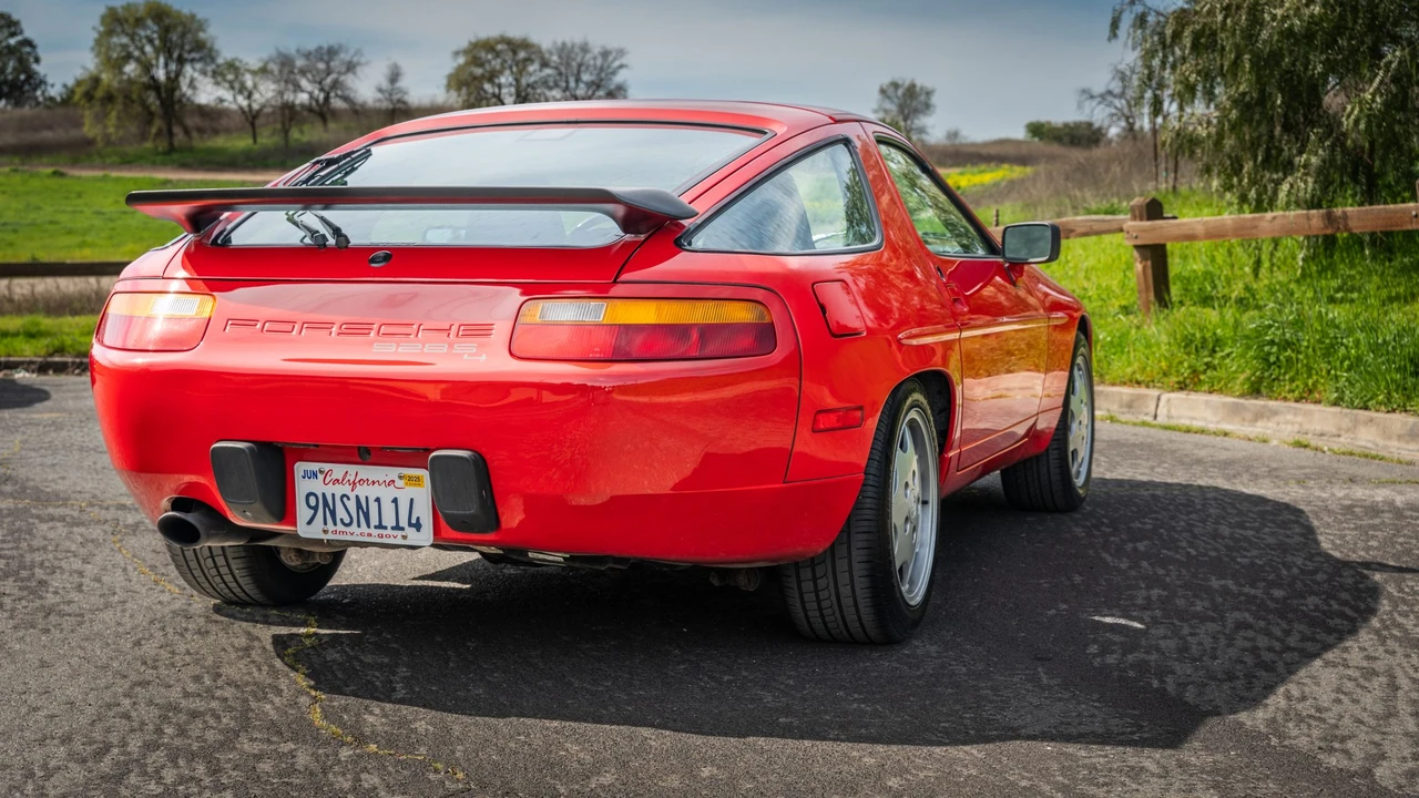 1987 Porsche 928 S4 - Image 8 of 31