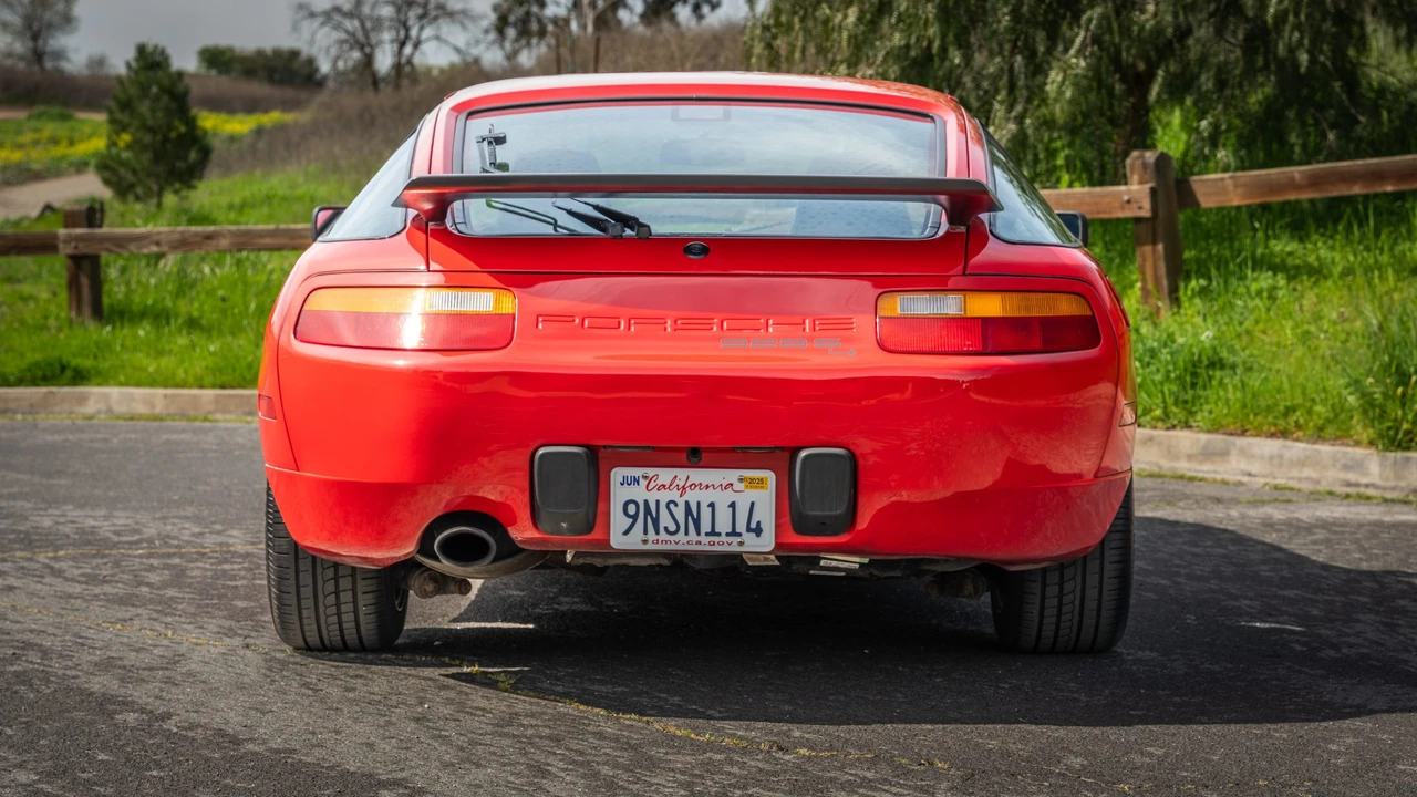 1987 Porsche 928 S4 - Image 9 of 31