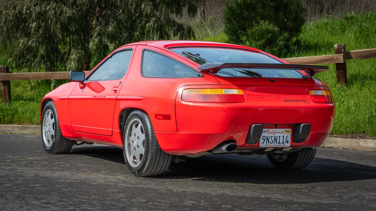 1987 Porsche 928 S4 - Image 12 of 31