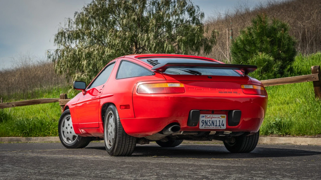 1987 Porsche 928 S4 - Image 11 of 31