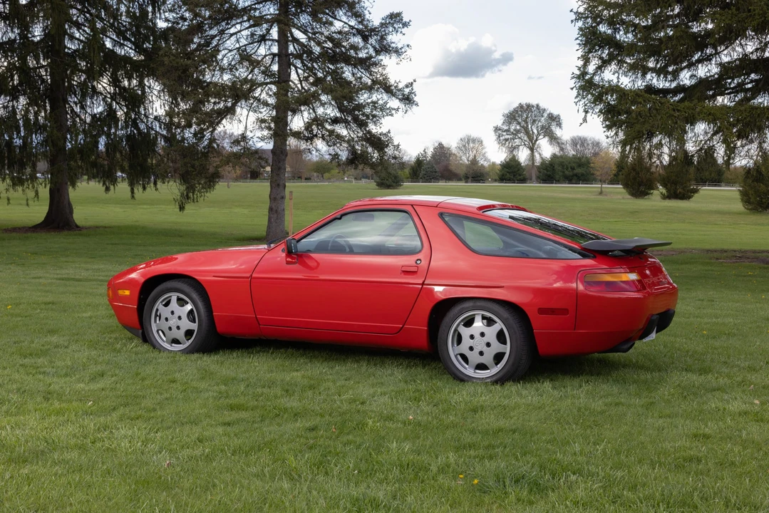 1987 Porsche 928 S4 - Image 7 of 31