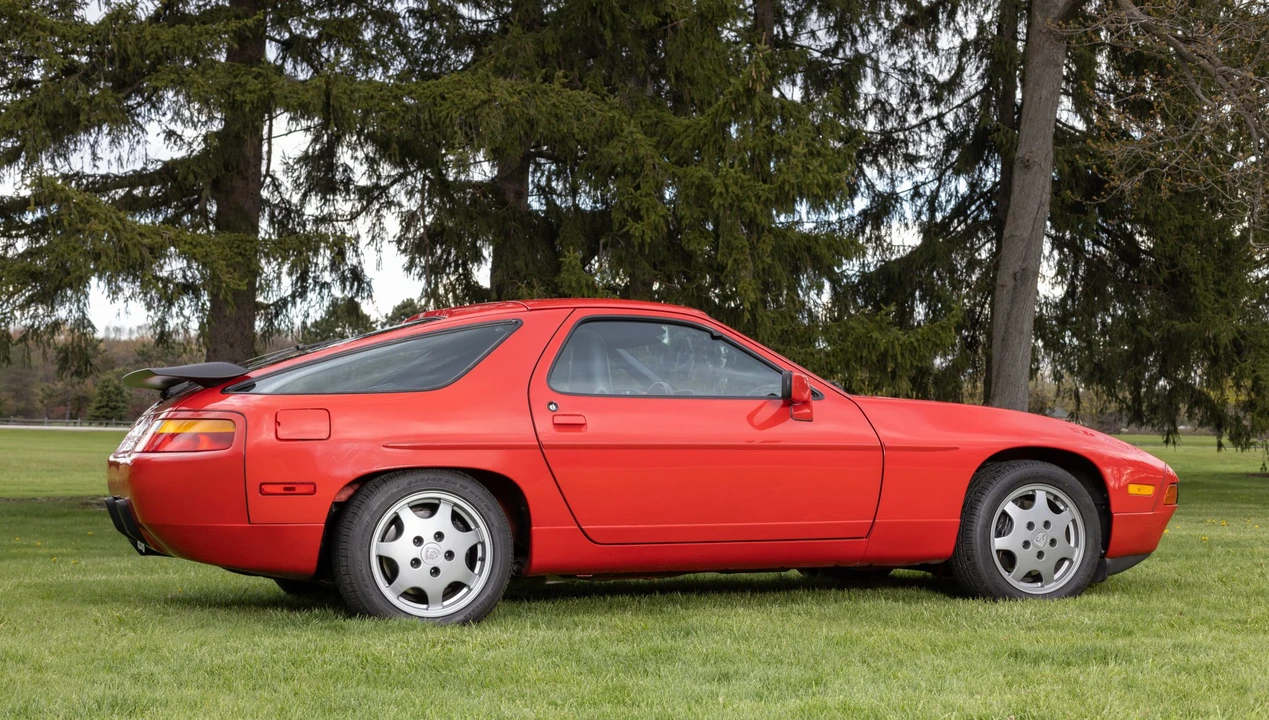1987 Porsche 928 S4 - Image 14 of 31