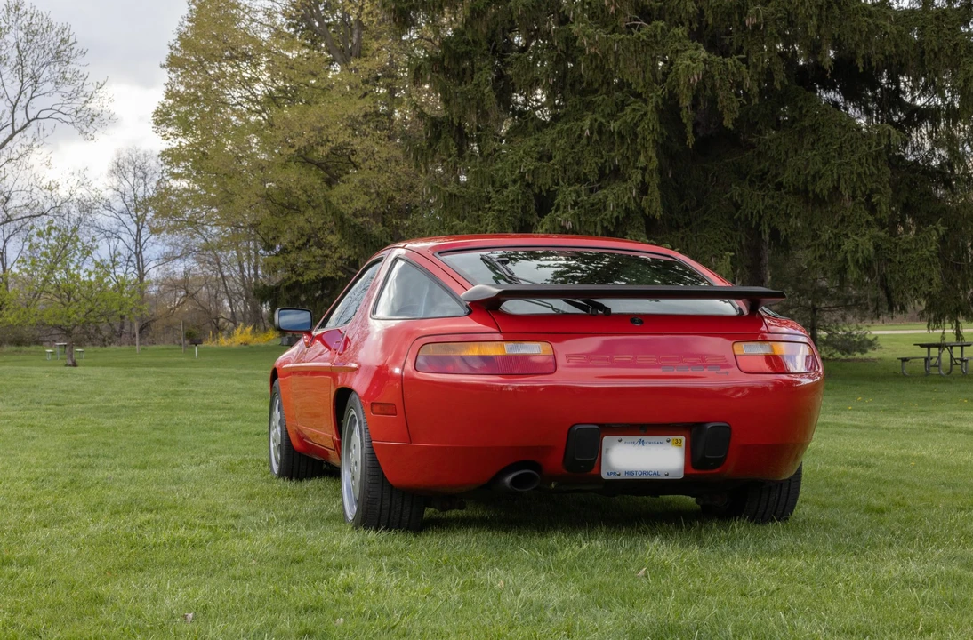 1987 Porsche 928 S4 - Image 9 of 31