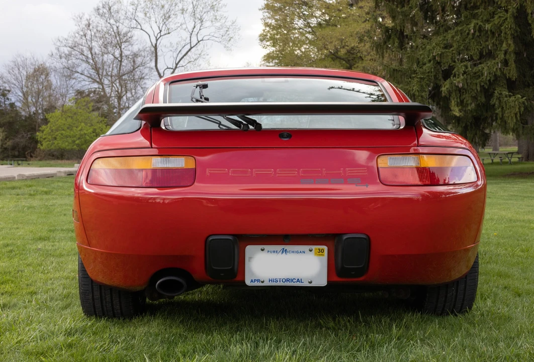 1987 Porsche 928 S4 - Image 12 of 31