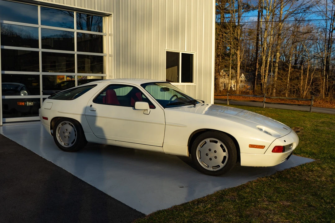 1987 Porsche 928 S4 - Image 2 of 31