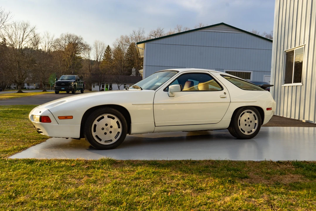 1987 Porsche 928 S4 - Image 13 of 31