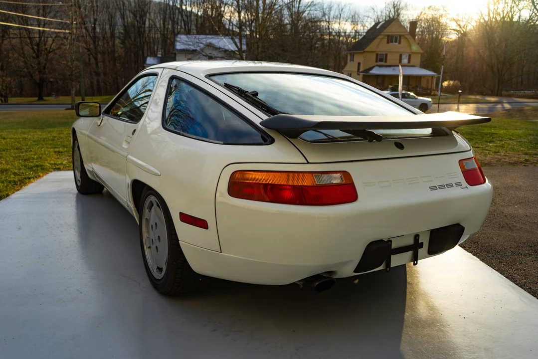 1987 Porsche 928 S4 - Image 17 of 31