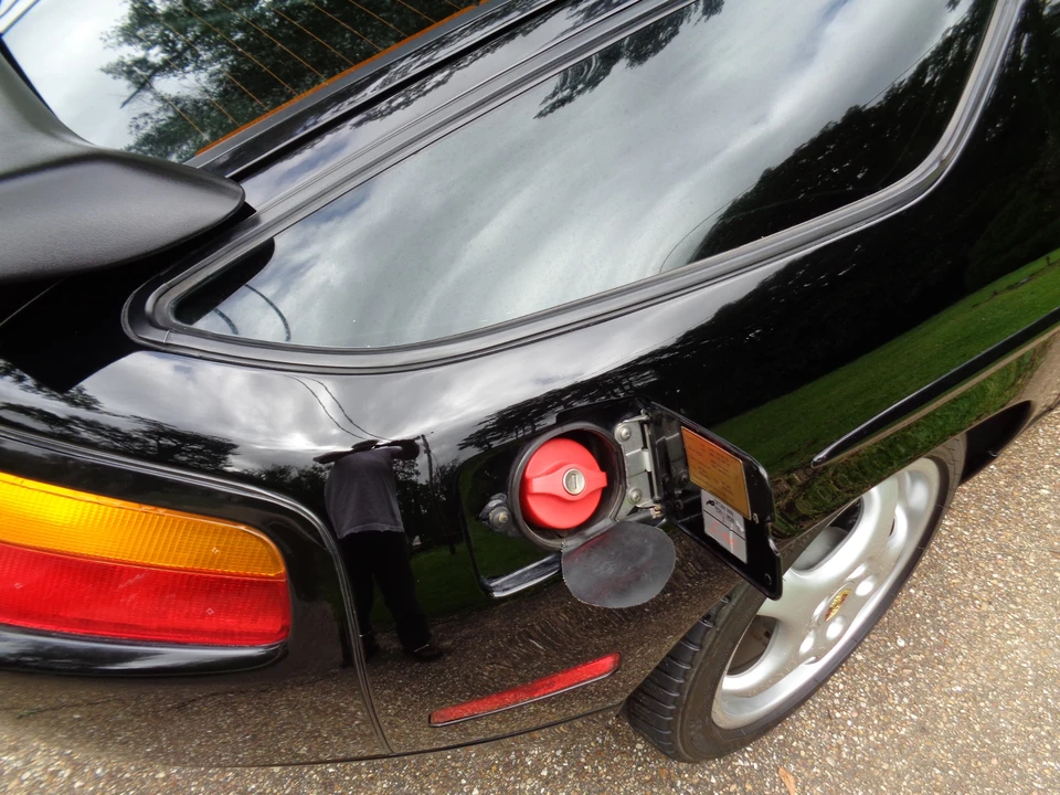1987 Porsche 928 S4 - Image 11 of 31