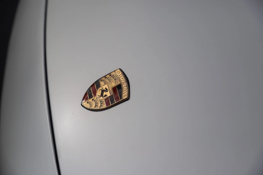 1987 Porsche 928 S4 - Image 2 of 31