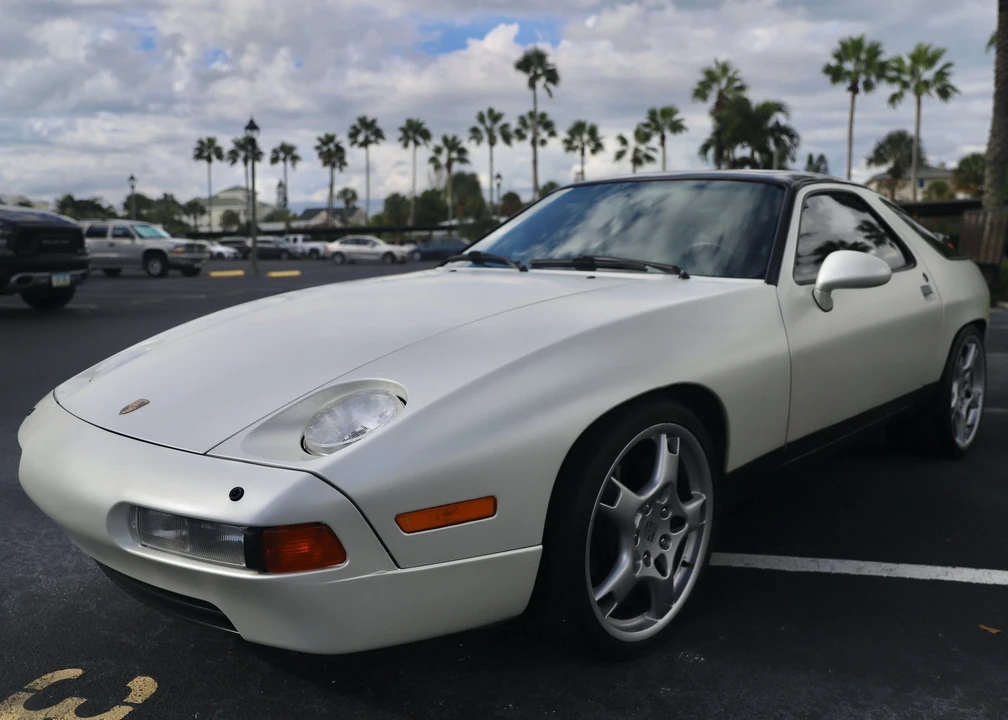 1987 Porsche 928 S4 - Image 1 of 31
