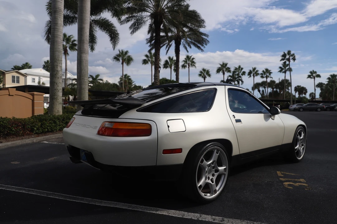 1987 Porsche 928 S4 - Image 11 of 31
