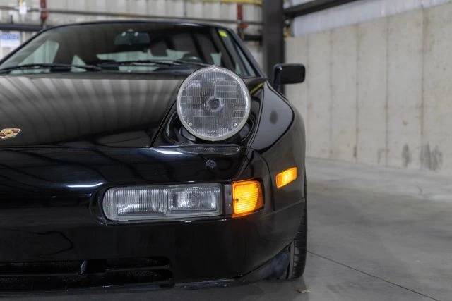 1987 Porsche 928 S4 - Image 13 of 31
