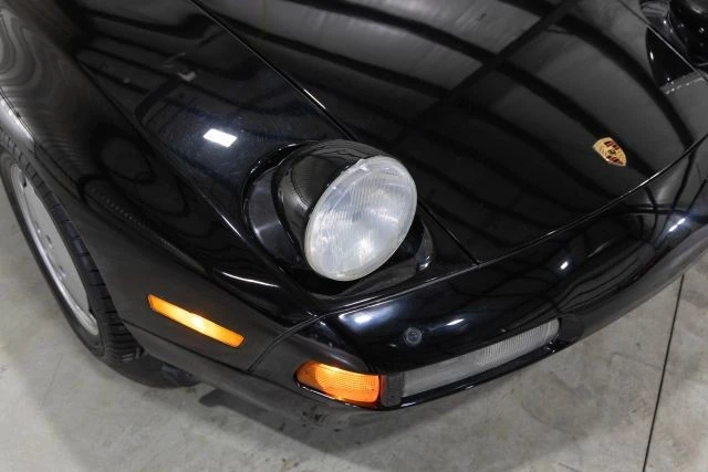 1987 Porsche 928 S4 - Image 16 of 31