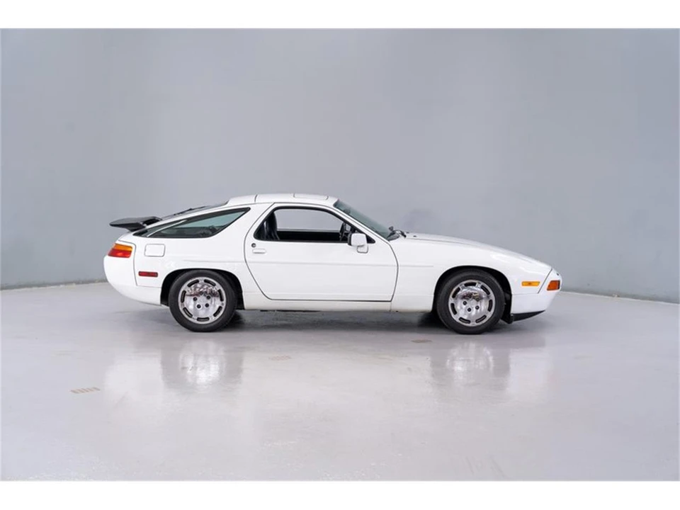 1987 Porsche 928 S4 - Image 7 of 31