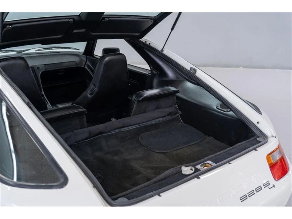 1987 Porsche 928 S4 - Image 29 of 31
