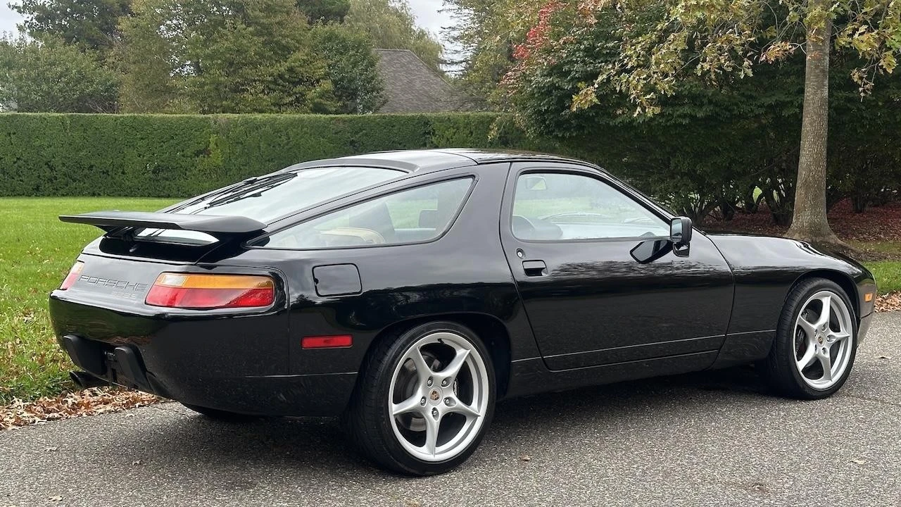 1987 Porsche 928 - Image 10 of 12