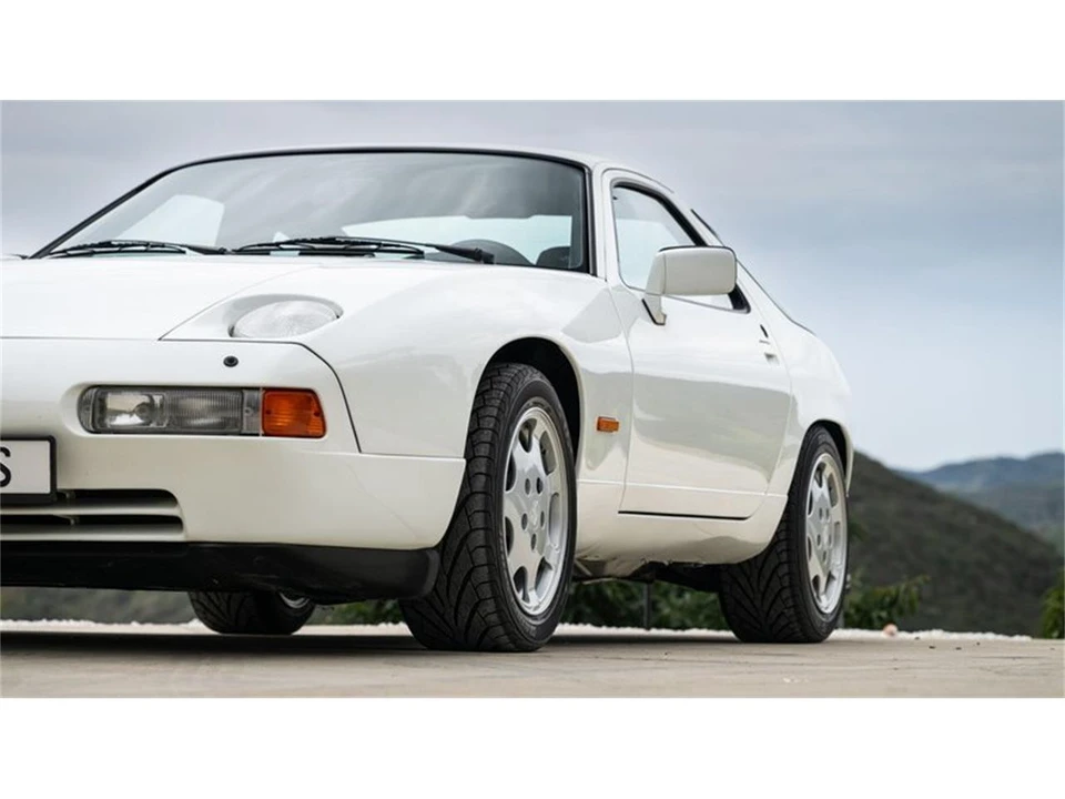 1987 Porsche 928 S4 - Image 13 of 31