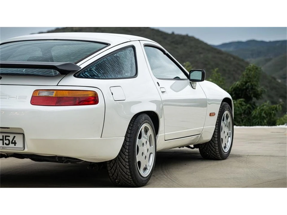 1987 Porsche 928 S4 - Image 14 of 31