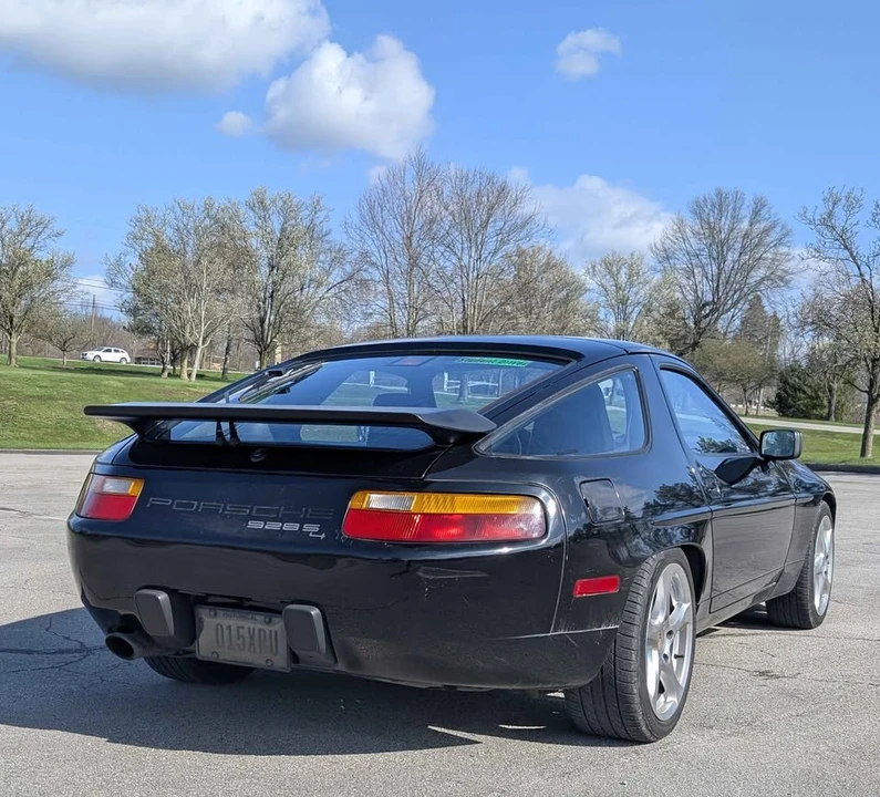 1987 Porsche 928 S4 - Image 7 of 19