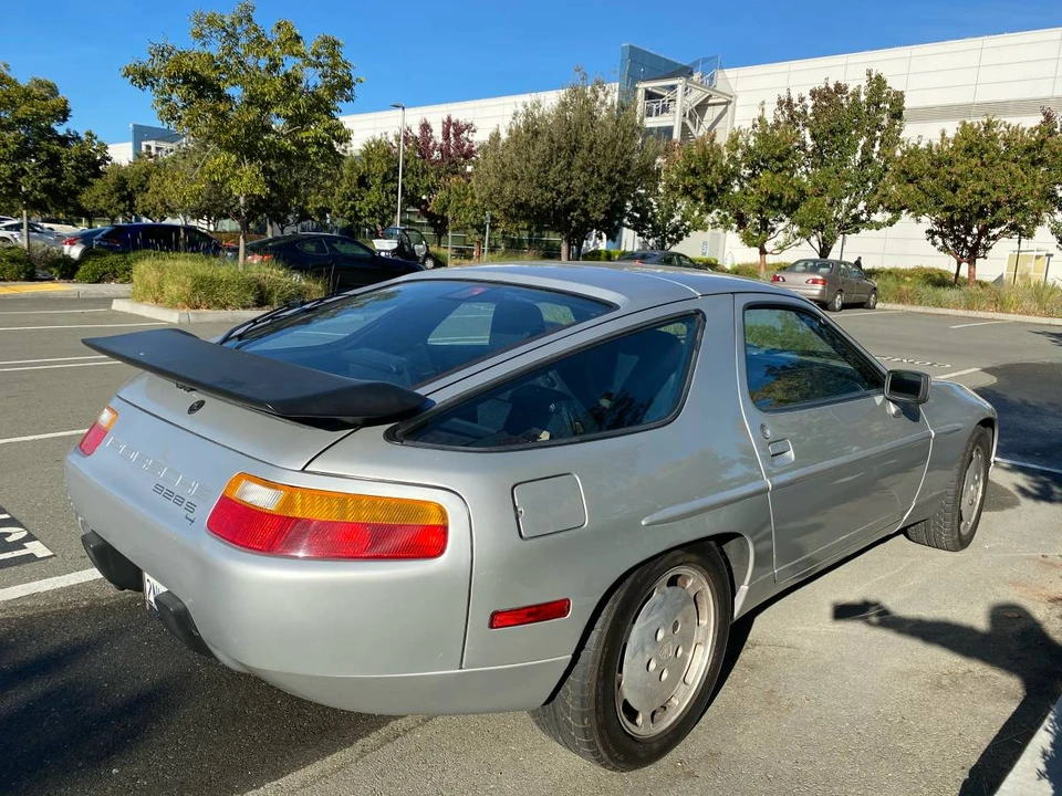 1987 Porsche 928 S4 - Image 2 of 9