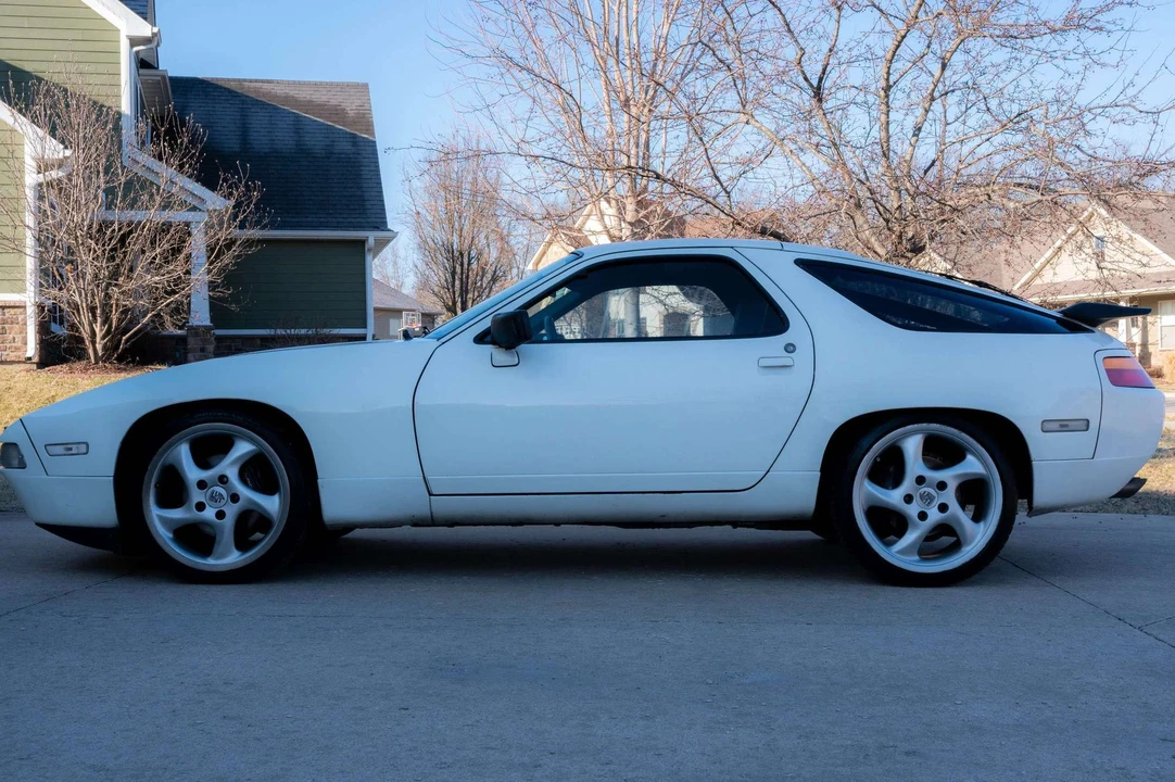 1987 Porsche 928 S4 - Image 2 of 14