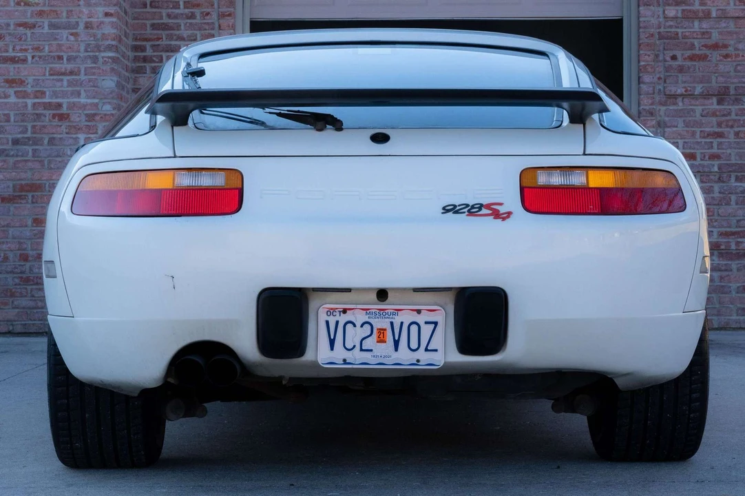 1987 Porsche 928 S4 - Image 6 of 14