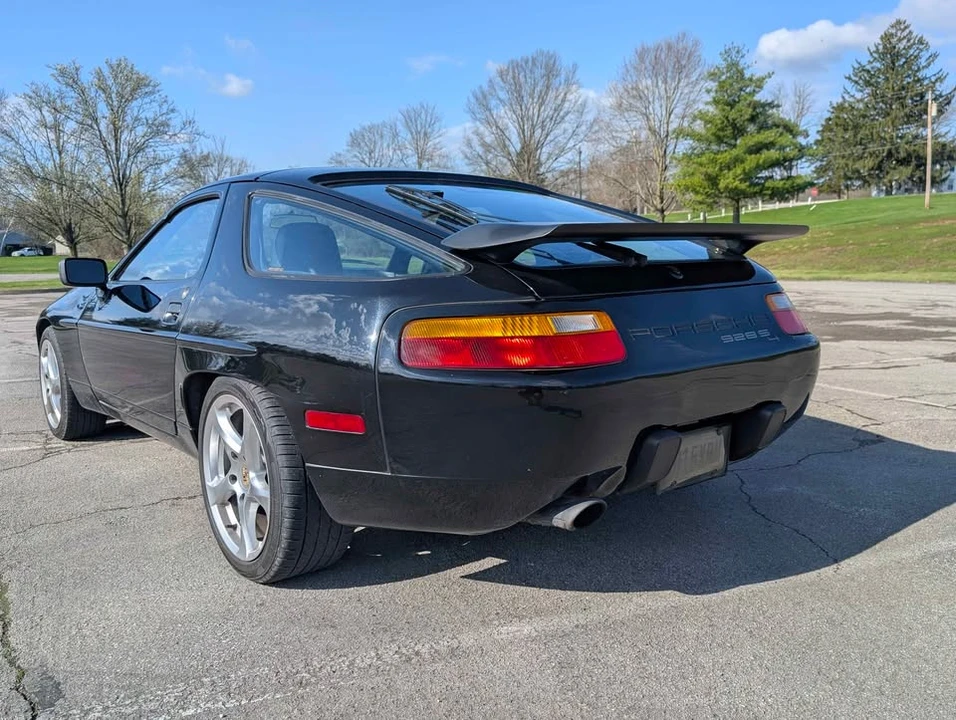 1987 Porsche 928 S4 - Image 2 of 10
