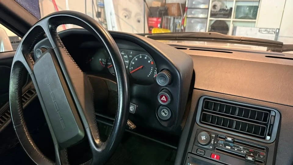 1987 Porsche 928 S4 - Image 8 of 12
