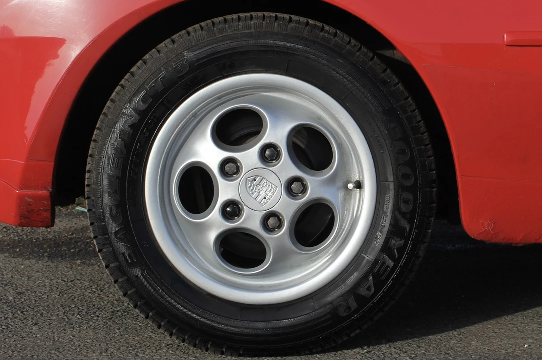 1987 Porsche 944 - Image 26 of 30