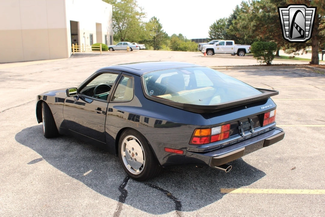 1987 Porsche 944 - Image 8 of 12