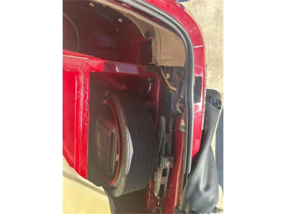 1987 Porsche 944 - Image 18 of 21
