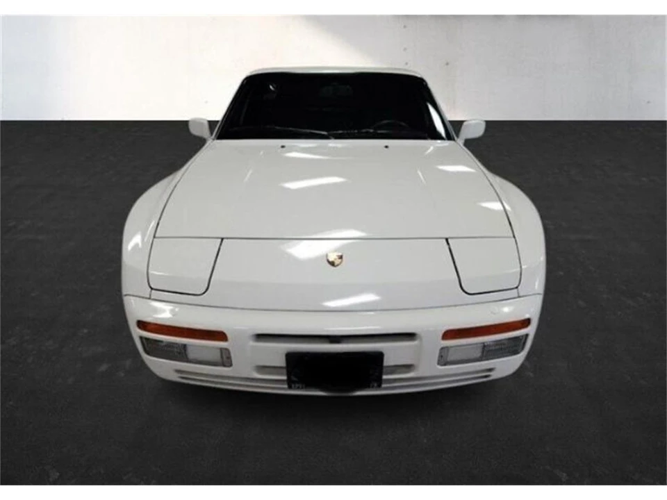 1987 Porsche 944 S - Image 9 of 30