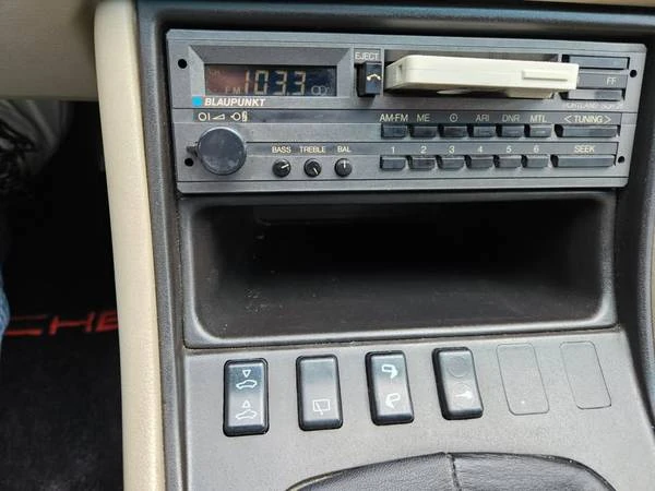 1987 Porsche 944 - Image 11 of 18