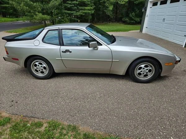 1987 Porsche 944 - Image 3 of 18