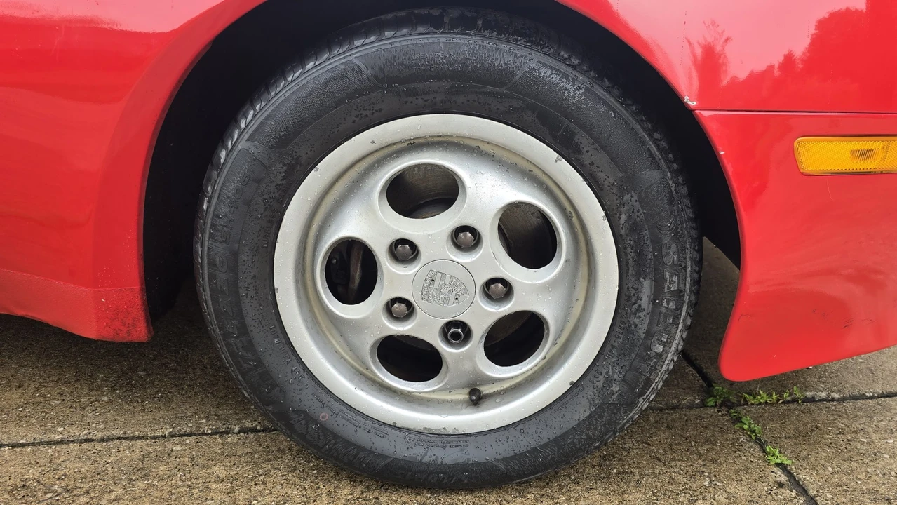 1987 Porsche 944 - Image 18 of 31