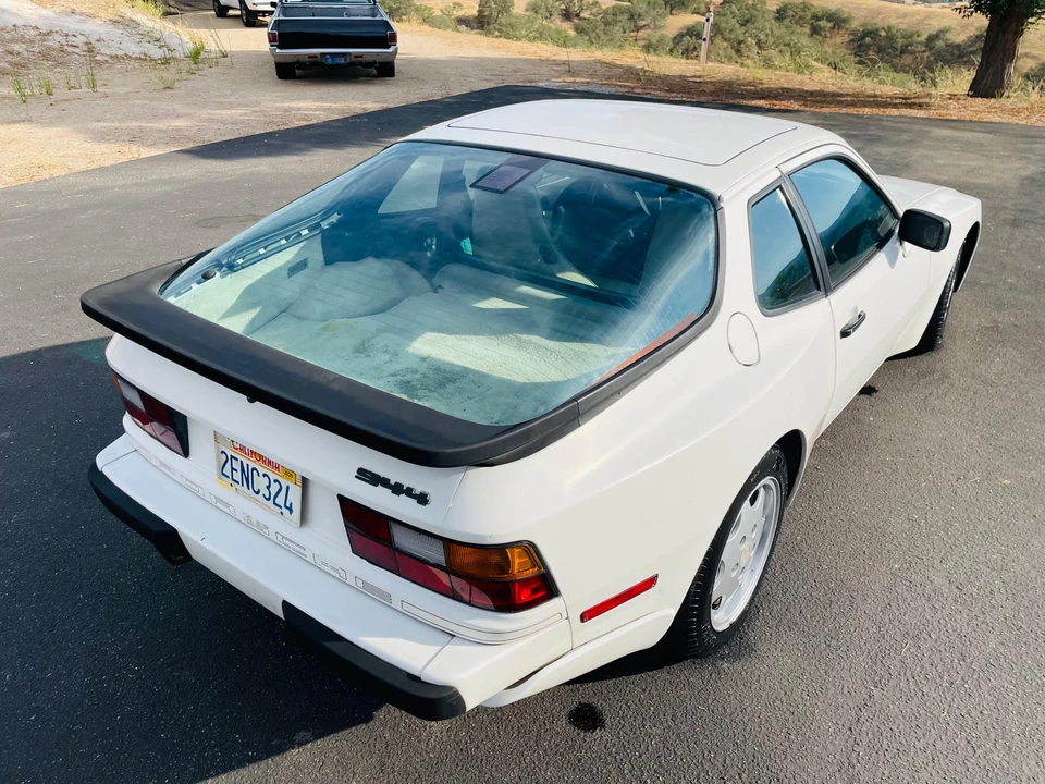 1987 Porsche 944 - Image 15 of 31