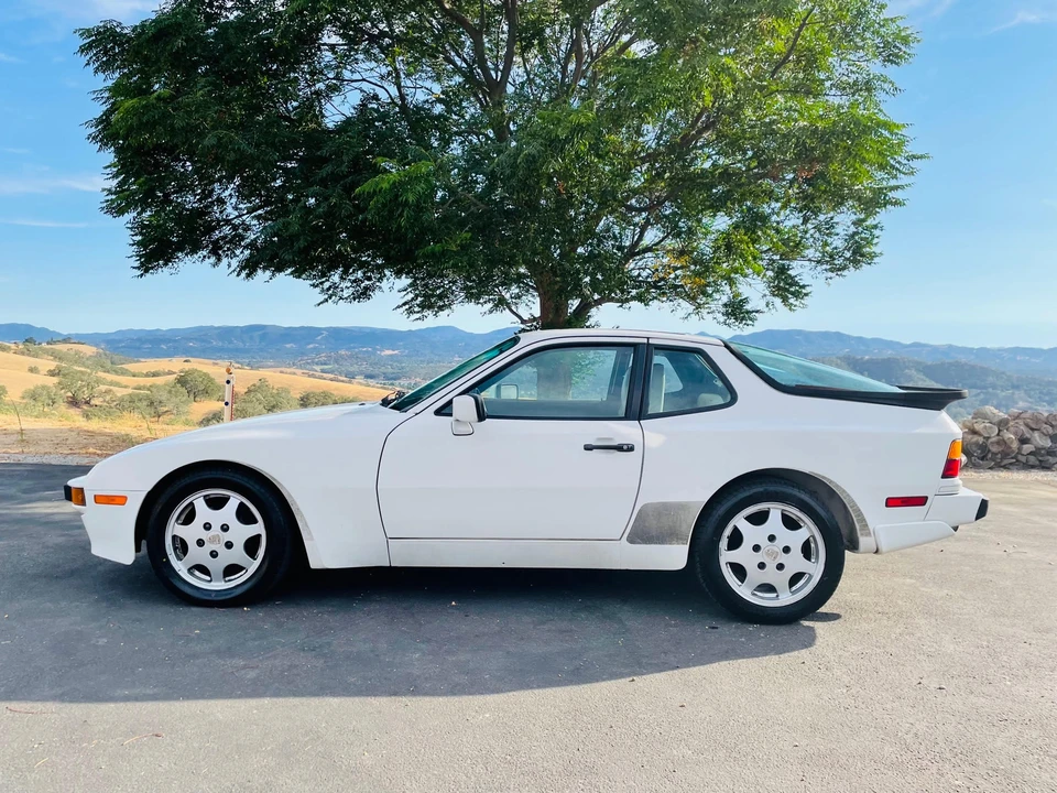 1987 Porsche 944 - Image 27 of 31