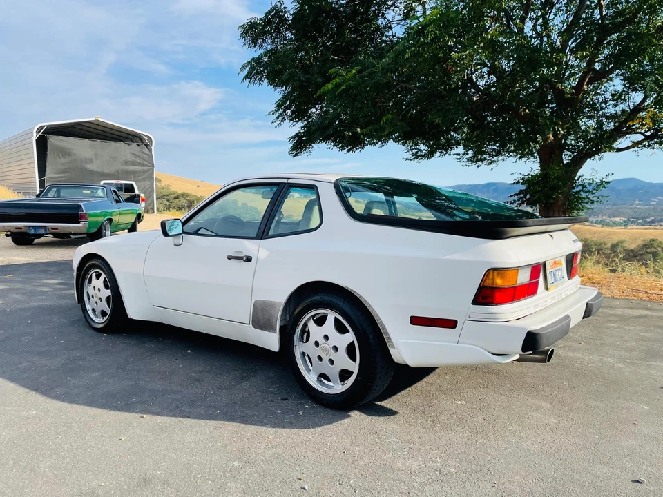 1987 Porsche 944 - Image 25 of 31
