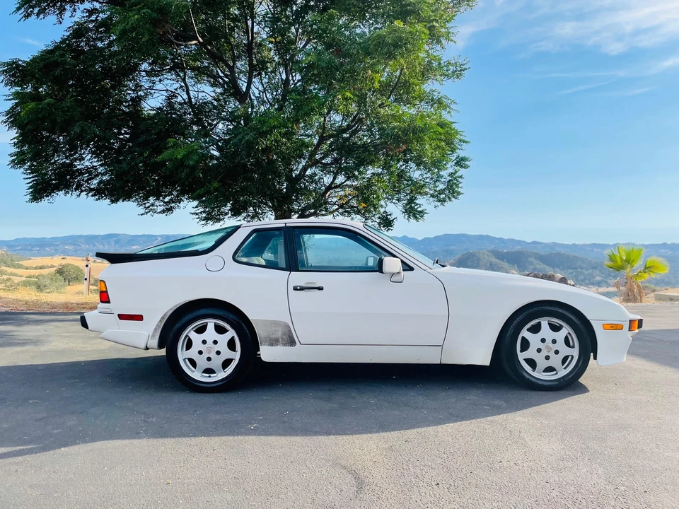 1987 Porsche 944 - Image 12 of 31